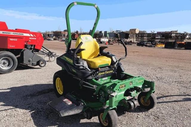 Image of John Deere Z930M equipment image 1