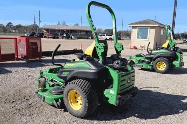 Image of John Deere Z930M equipment image 3