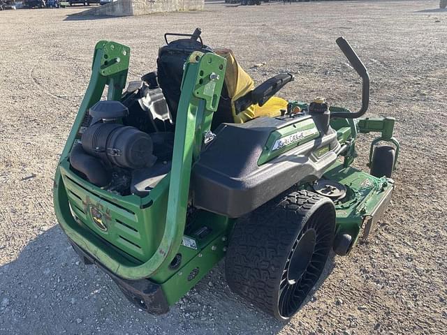 Image of John Deere Z930M equipment image 1