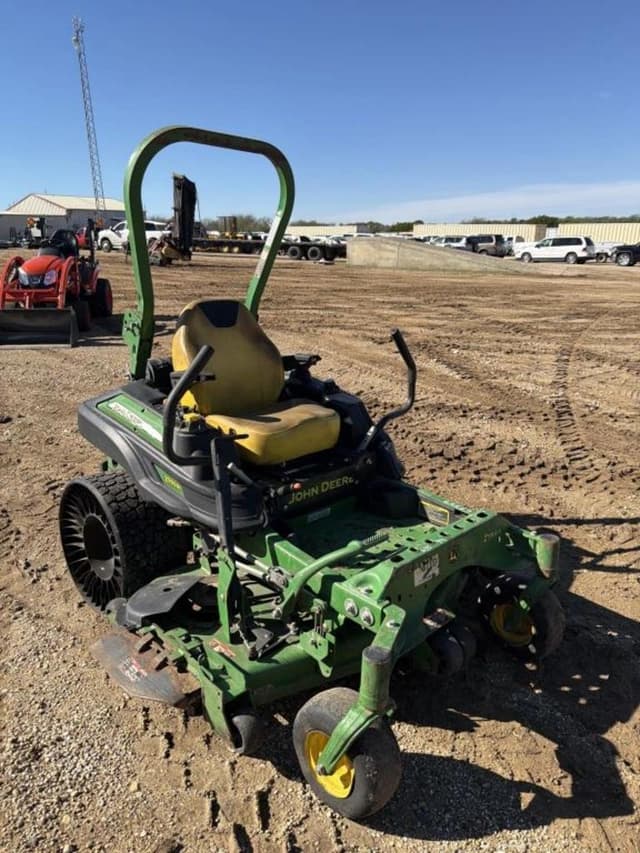 Image of John Deere Z930M equipment image 3