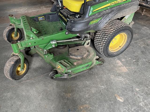 Image of John Deere Z930R equipment image 1