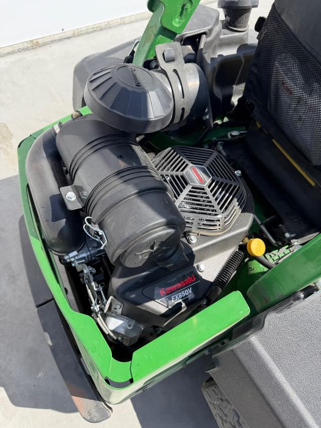 Image of John Deere Z945M equipment image 4
