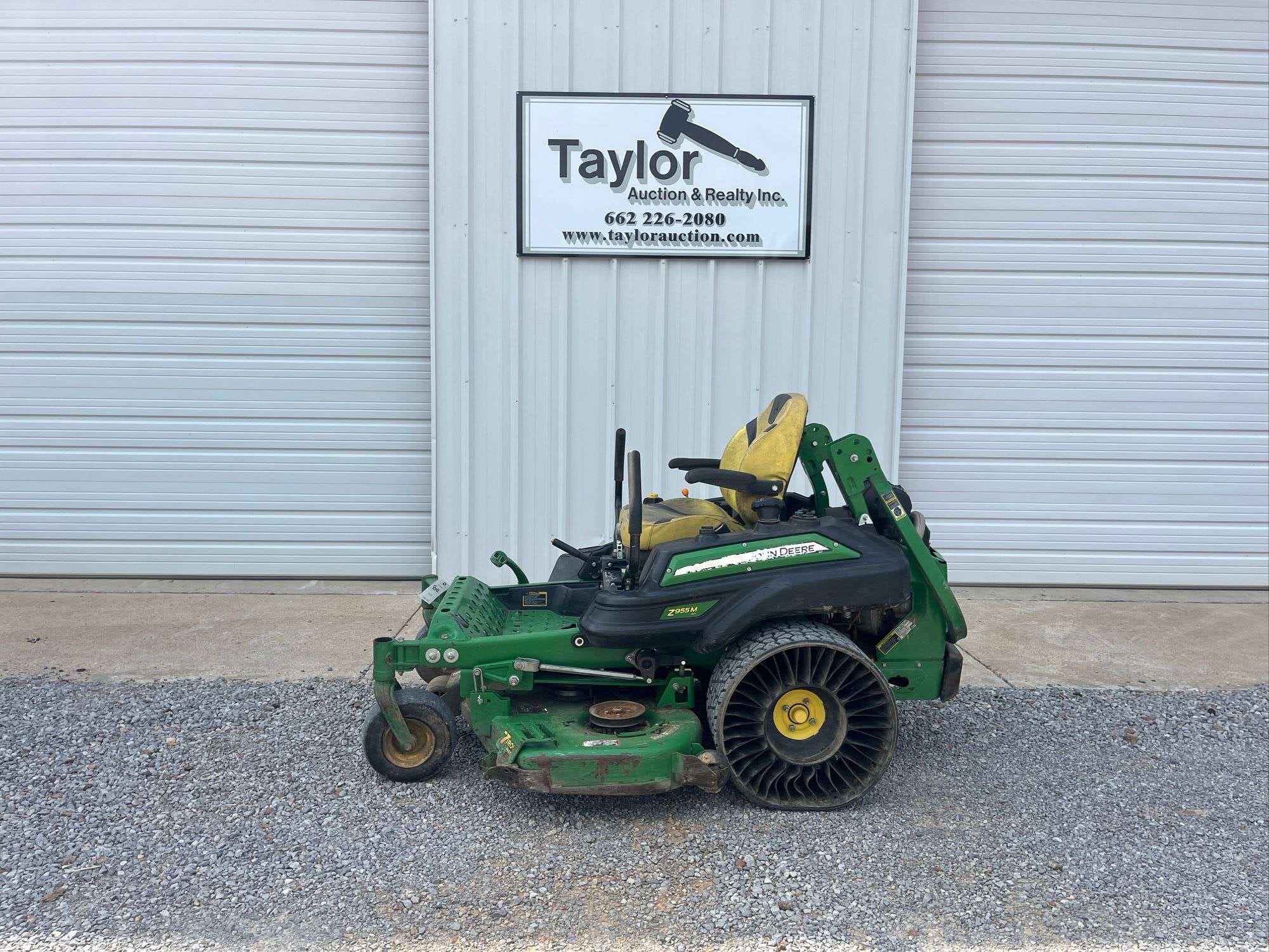 John Deere Z955M Equipment Image0