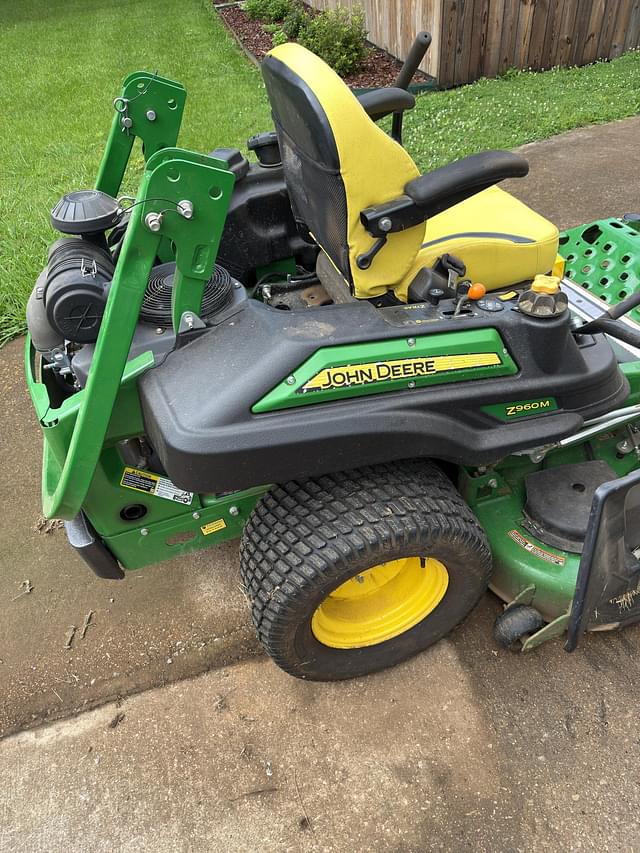 Image of John Deere Z960M equipment image 4