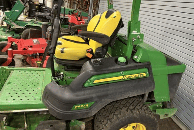 Image of John Deere Z997R equipment image 1