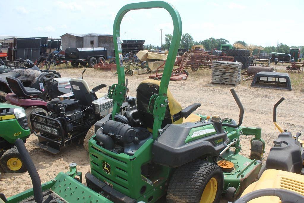 Image of John Deere ZTrak Image 1