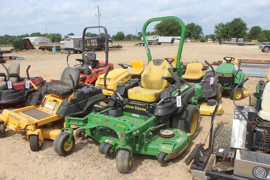 Image of John Deere ZTrak Image 0
