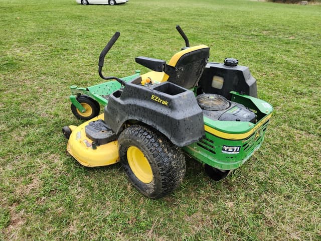 Image of John Deere Z425 equipment image 1
