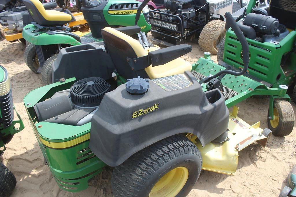 Image of John Deere Z425 Image 1