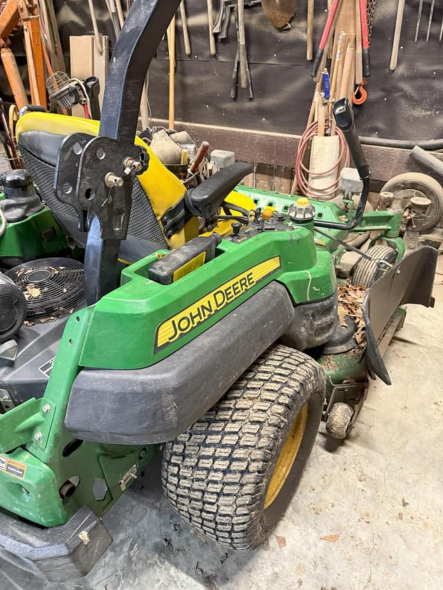 Image of John Deere Z930A equipment image 1