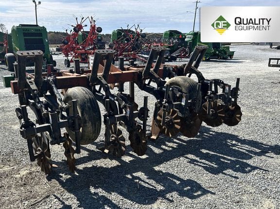 2004 Unverferth Zone-Builder 132 Equipment Image0