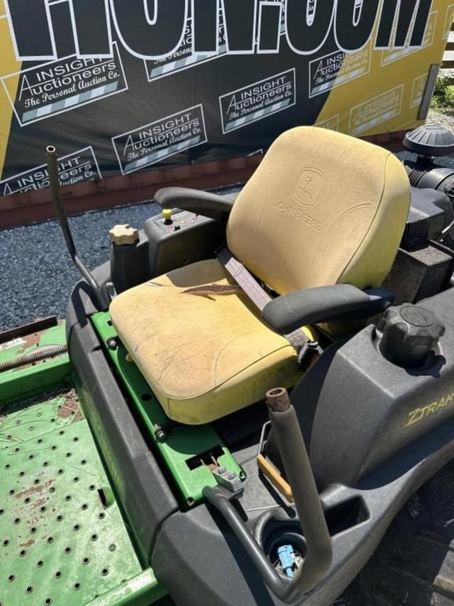 Image of John Deere ZTrak equipment image 4