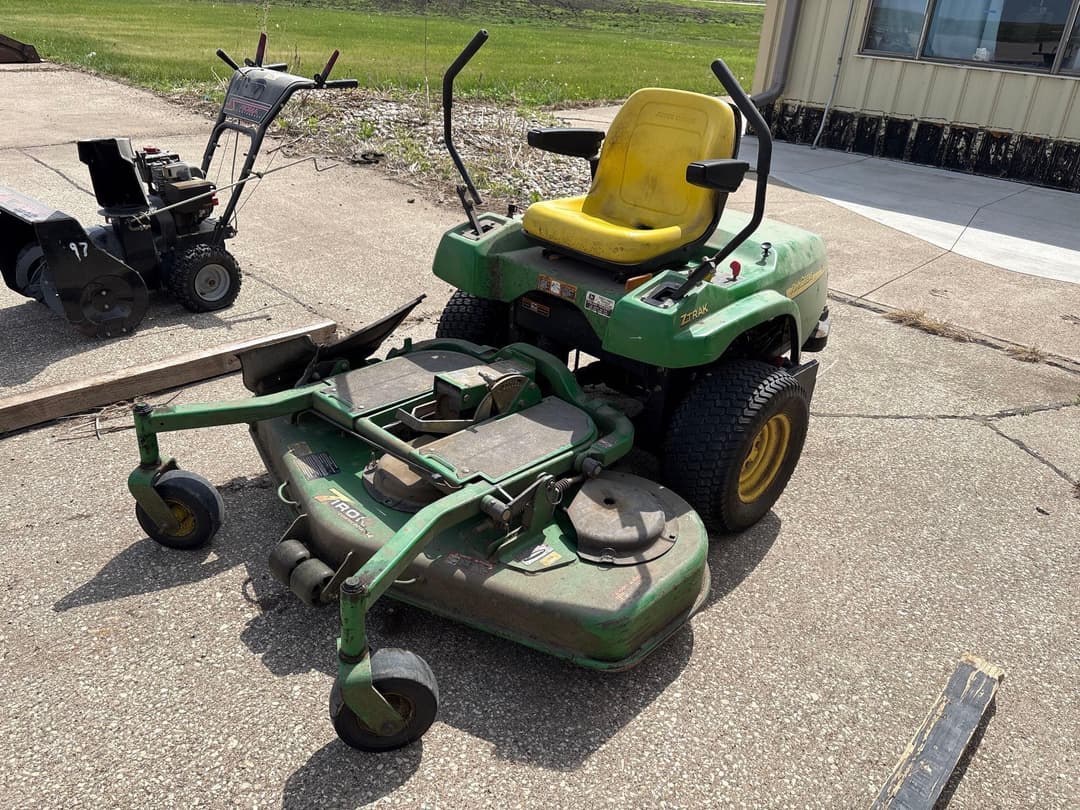Image of John Deere F687 Primary image