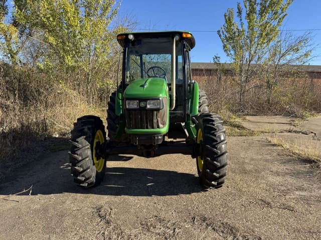 Image of John Deere 5625 equipment image 2