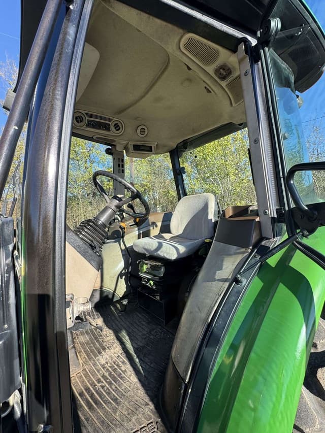 Image of John Deere 5625 equipment image 4