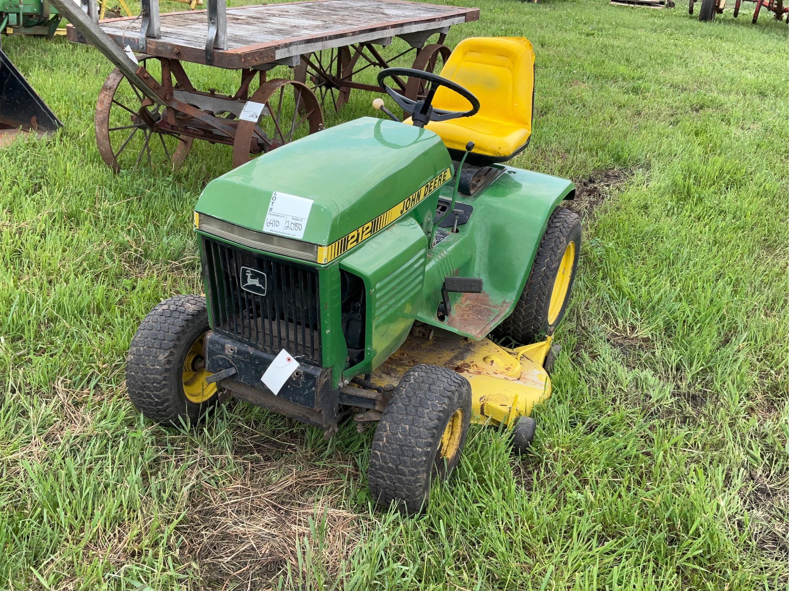 Main image John Deere 212