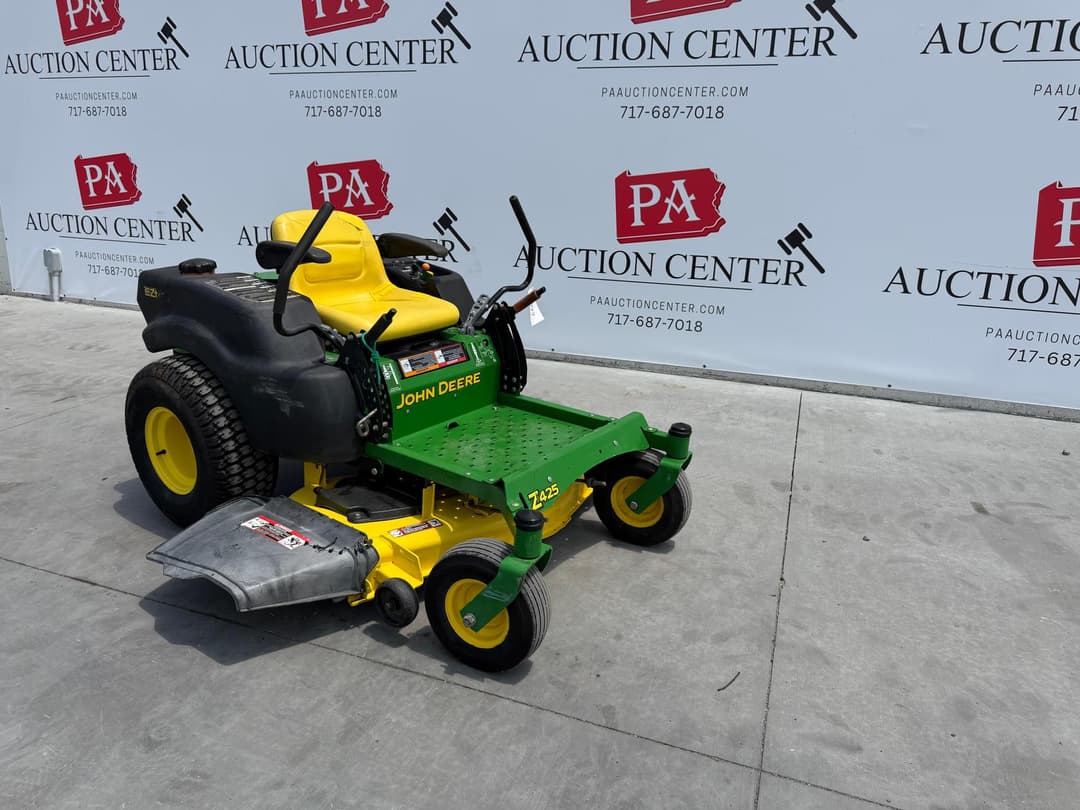 Image of John Deere Z425 Primary image
