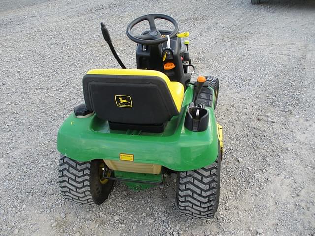 Image of John Deere LT133 equipment image 2