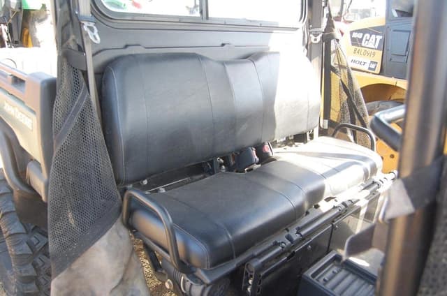 Image of John Deere Gator XUV 825i S4 equipment image 4