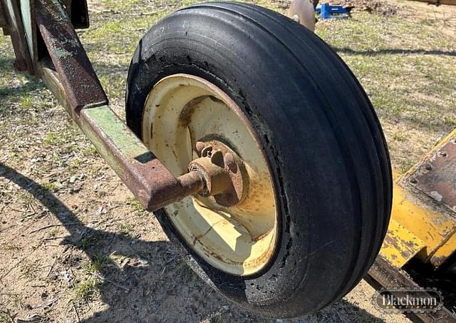 Image of John Deere 1600 equipment image 2