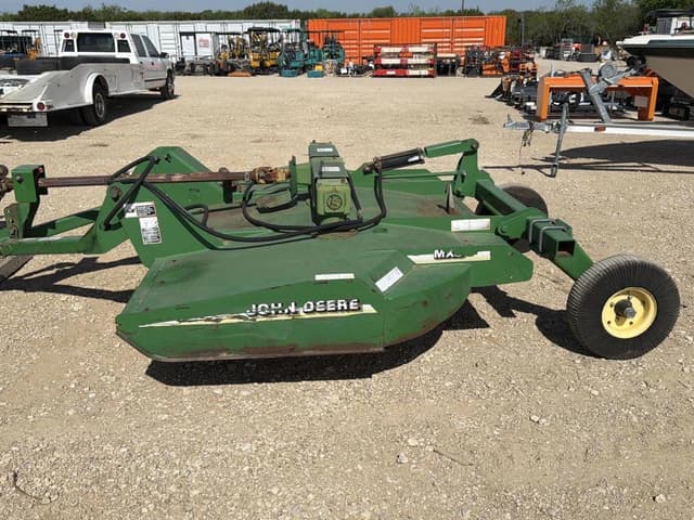 Image of John Deere MX8 equipment image 1