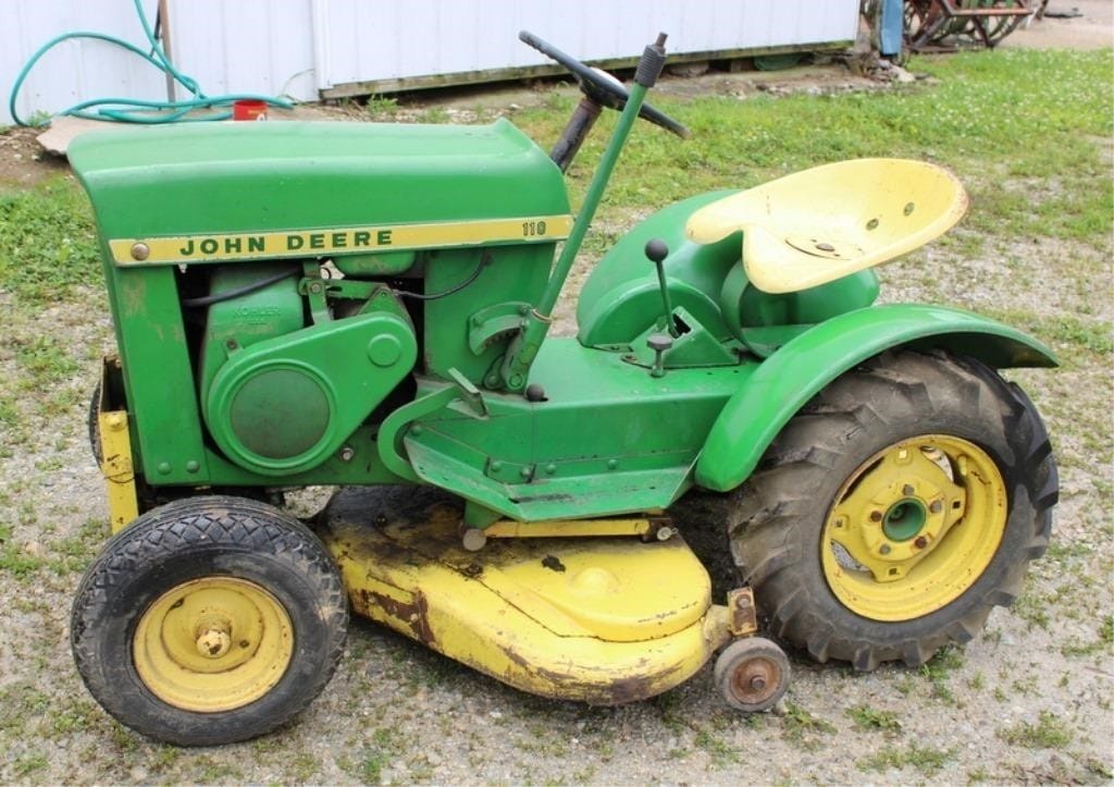 John Deere 110 Equipment Image0