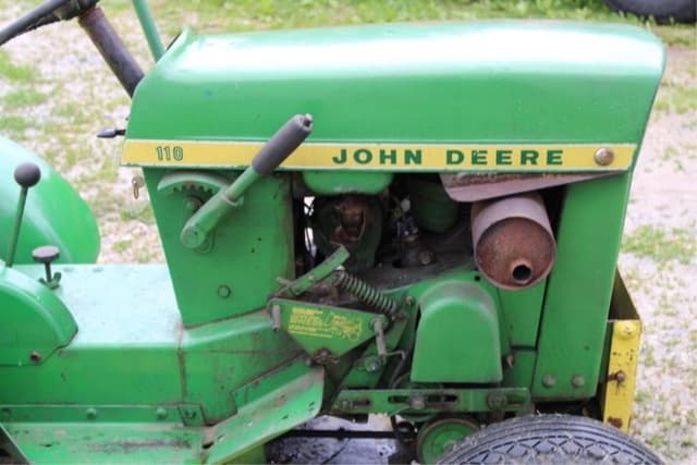 Image of John Deere 110 equipment image 3