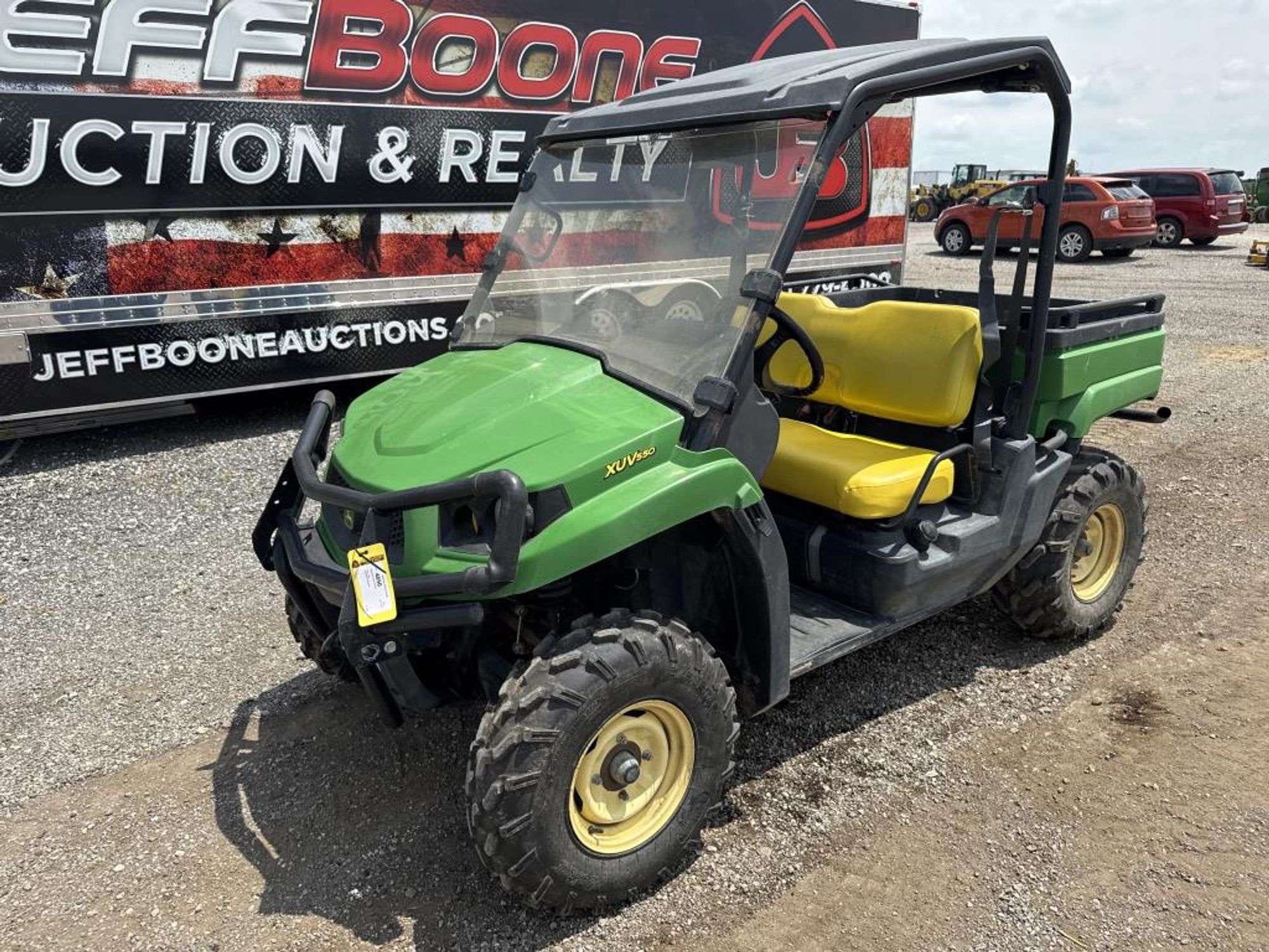 John Deere Gator XUV 550 Equipment Image0