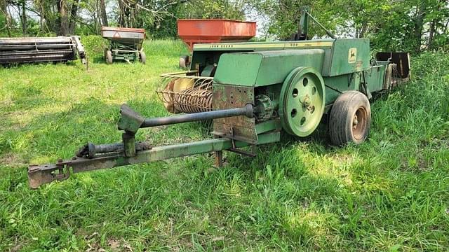 Image of John Deere 336 equipment image 1