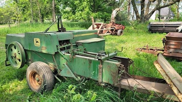 Image of John Deere 336 equipment image 2