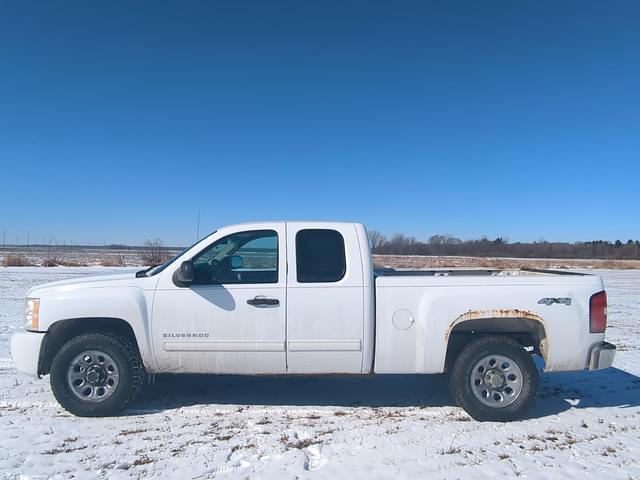 Image of Chevrolet Silverado equipment image 4