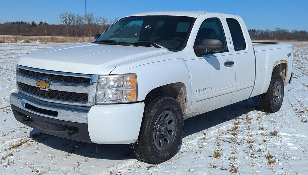 Image of Chevrolet Silverado Primary image