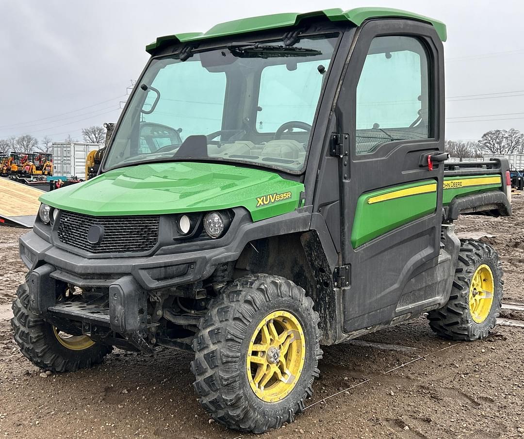 Image of John Deere XUV 835R Primary image