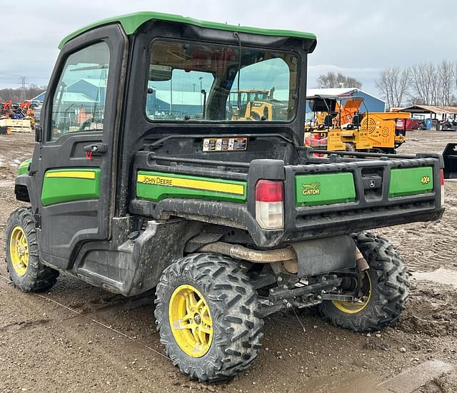 Image of John Deere XUV 835R equipment image 4