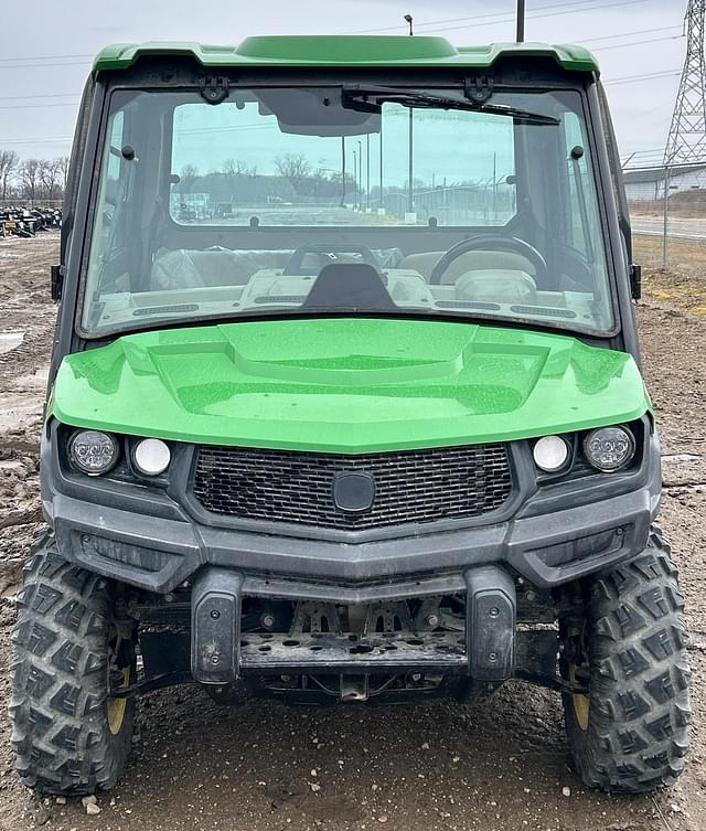 Image of John Deere XUV 835R equipment image 2