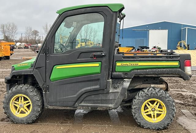 Image of John Deere XUV 835R equipment image 3