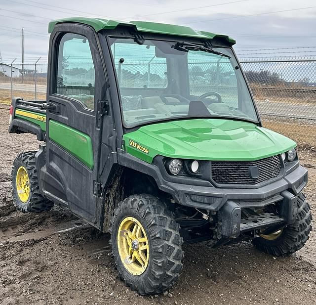 Image of John Deere XUV 835R equipment image 1