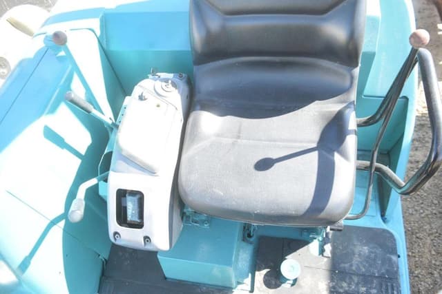 Image of Komatsu PC20 equipment image 4