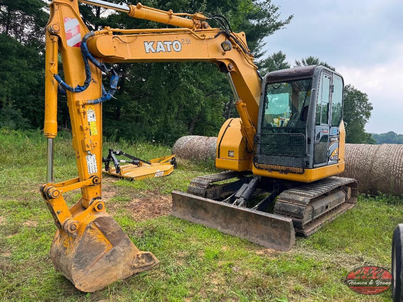 Kato HD308US Equipment Image0