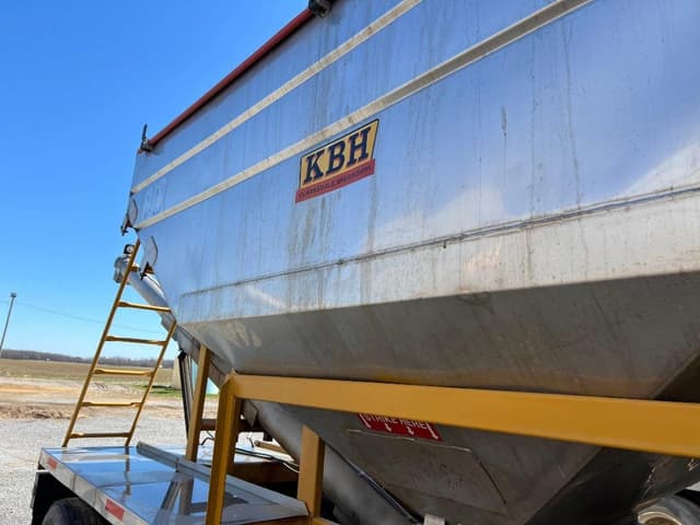 Image of KBH Fertilizer Chassis equipment image 3