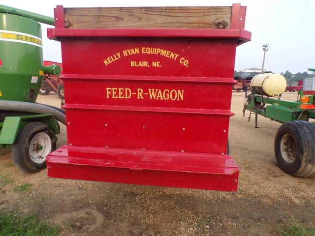 Image of Kelly Ryan Feed-R-Wagon equipment image 4