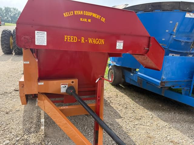 Image of Kelly Ryan Feed-R-Wagon equipment image 2