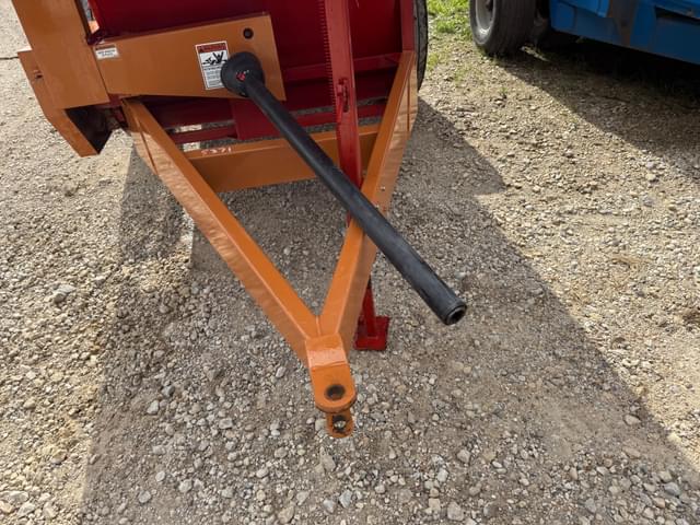 Image of Kelly Ryan Feed-R-Wagon equipment image 3