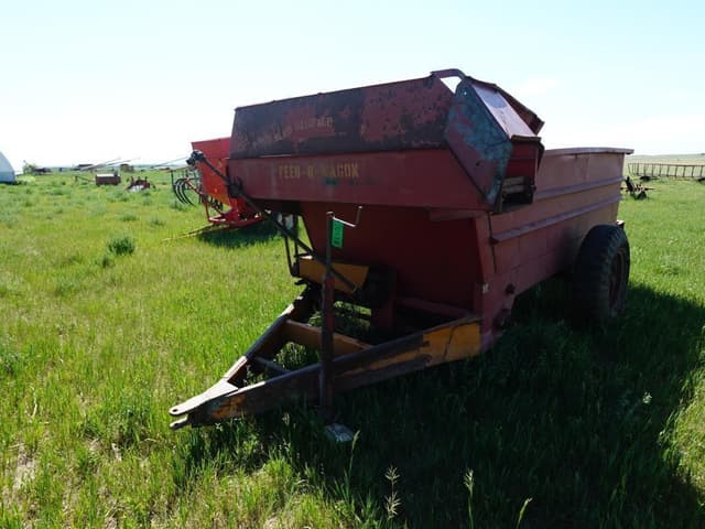 Image of Kelly Ryan Feed-R-Wagon equipment image 3