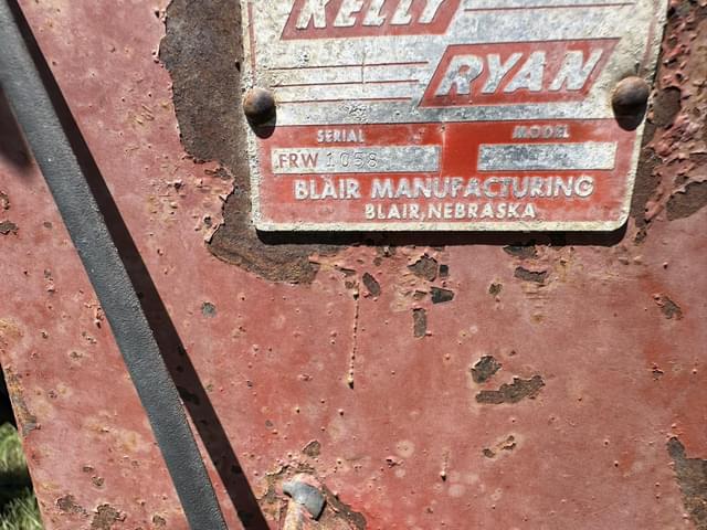 Image of Kelly Ryan Feed-R-Wagon equipment image 4