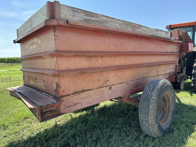 Image of Kelly Ryan Feed-R-Wagon equipment image 1