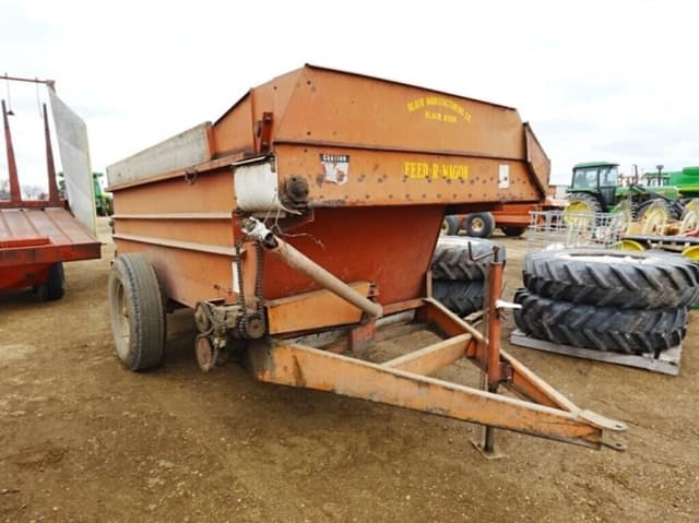 Image of Kelly Ryan Feed-R-Wagon equipment image 1