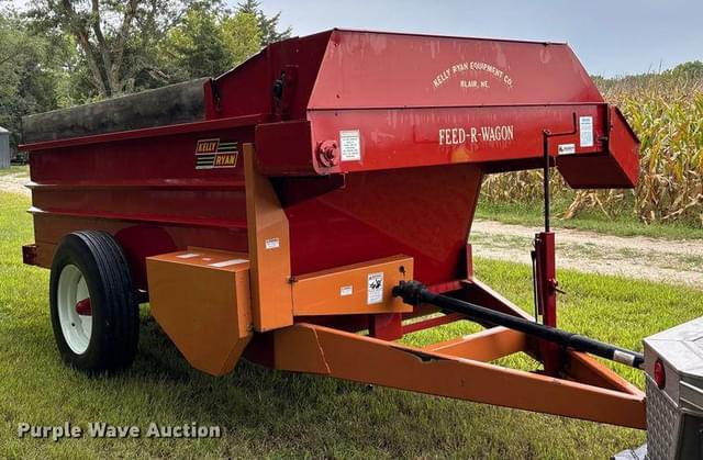 Image of Kelly Ryan Feed-R-Wagon equipment image 2