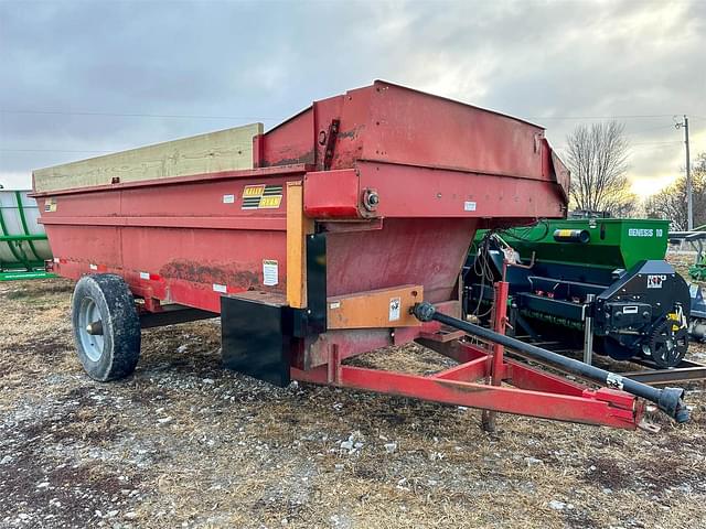 Image of Kelly Ryan Feed-R-Wagon equipment image 1