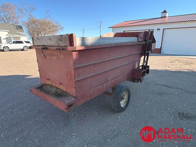 Image of Kelly Ryan Feed-R-Wagon equipment image 4
